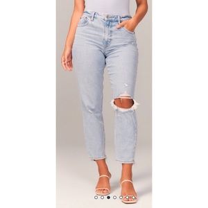NWT Abercrombie & Fitch Curve Love High Rise Mom Jean Light Ripped Wash Size 30